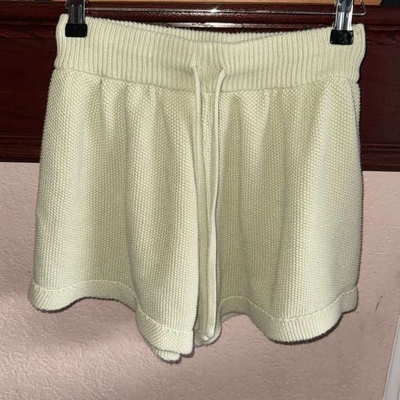lilyful Pants - Lilyful Womens Small Cream Colored Knit Comfy Casual 100% Cotton Lounge Shorts